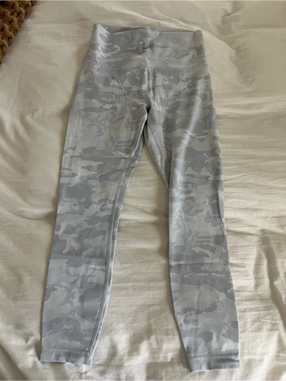 Lululemon High-Waist Camo Leggings - Light Gray size 8
